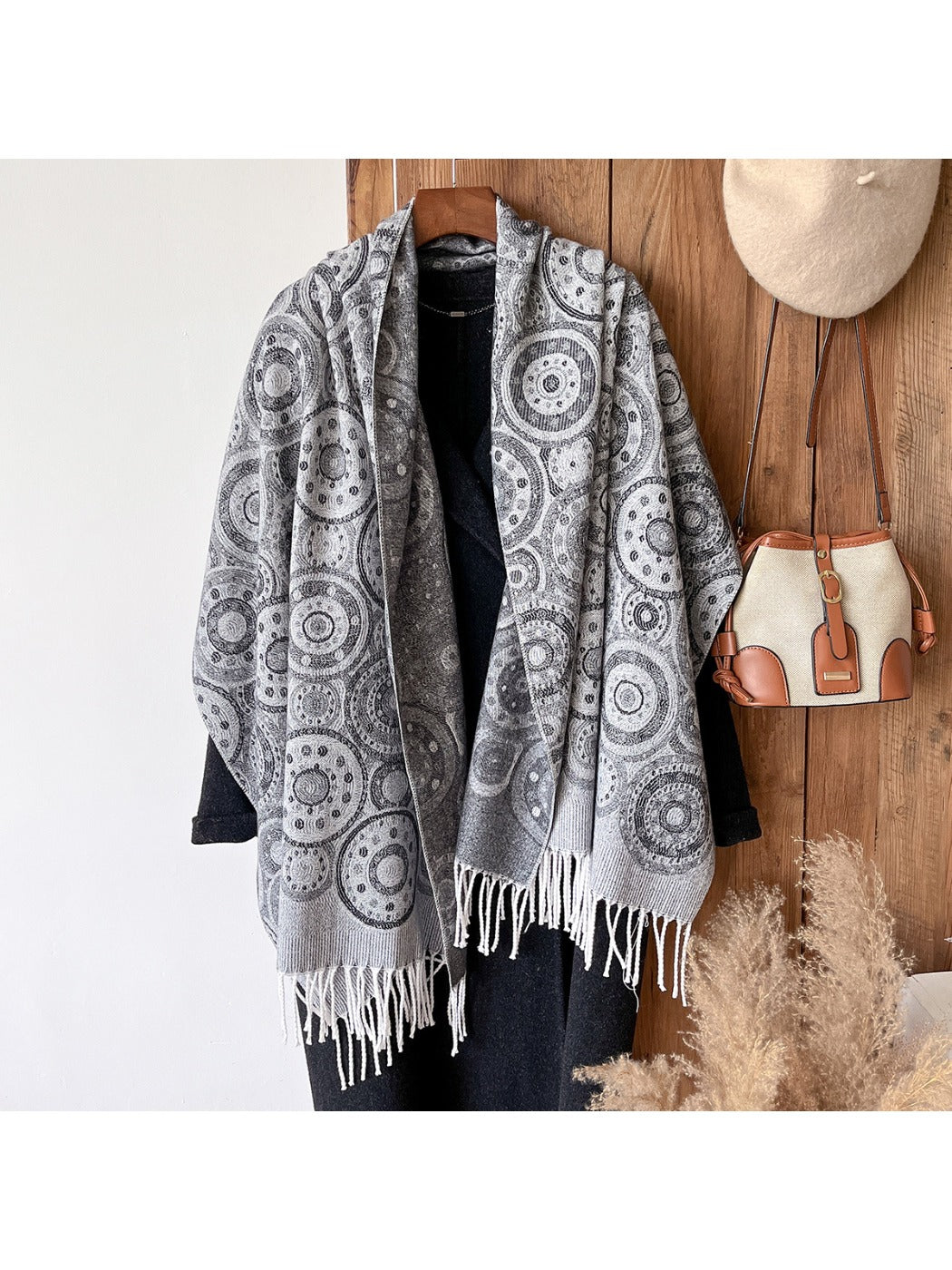 Scarvii – Circle Pattern Fringe Scarf & Wrap