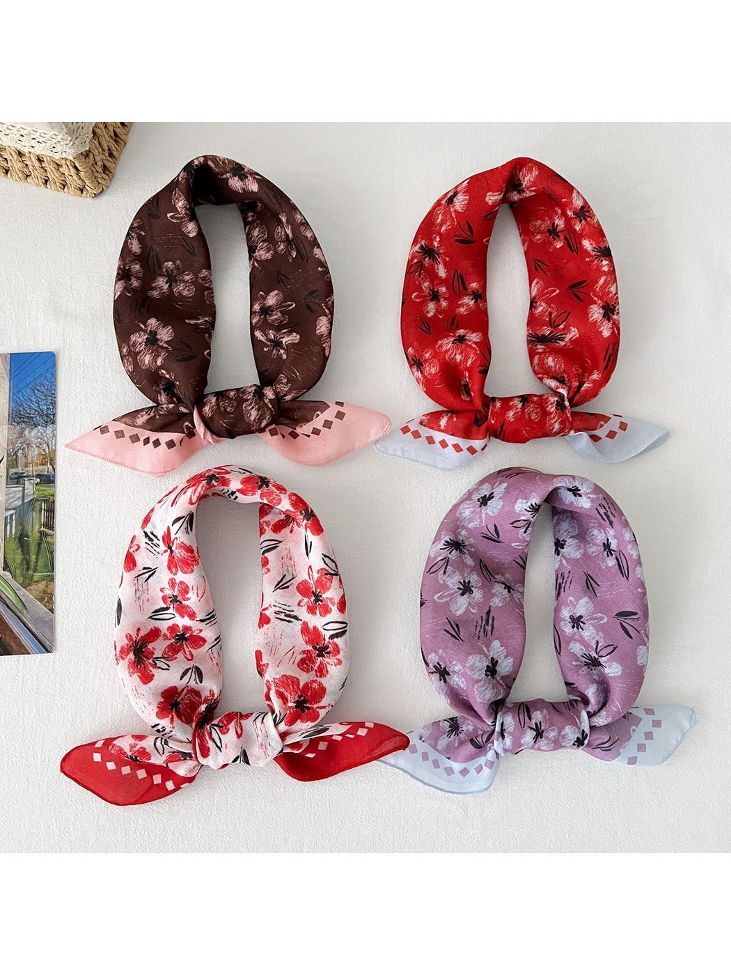 Scarvii - Fresh Floral Pattern Decorative Square Scarf