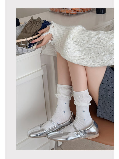 Rufia - Embroidered Ruffle Edge Crew Socks