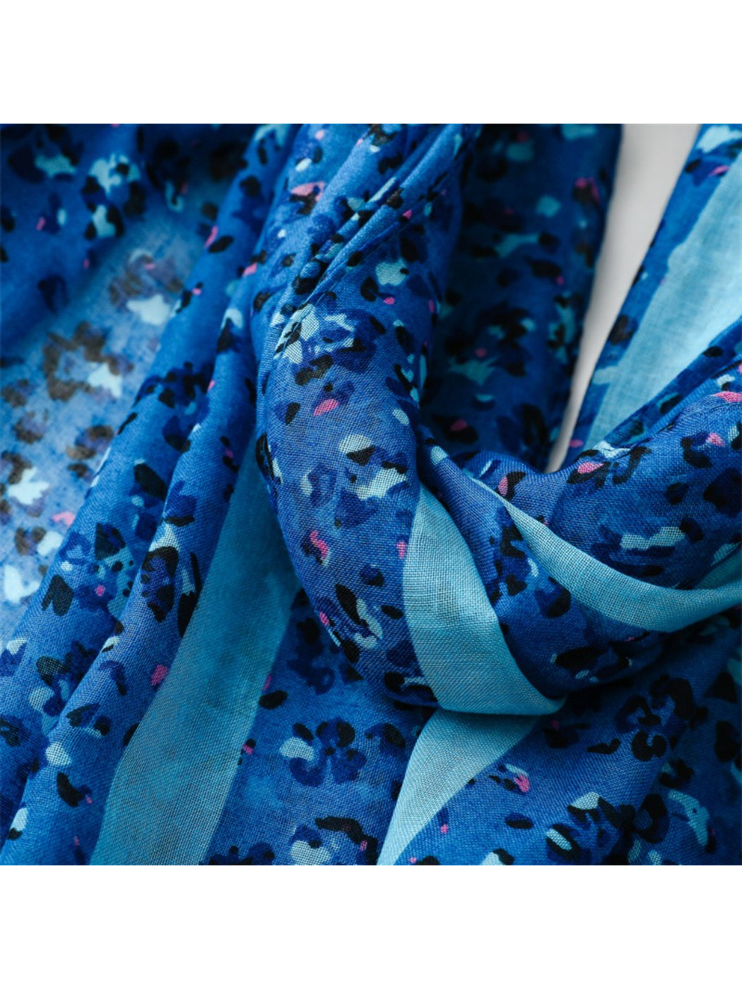 Scarvii - Small Floral Print Lightweight Scarf