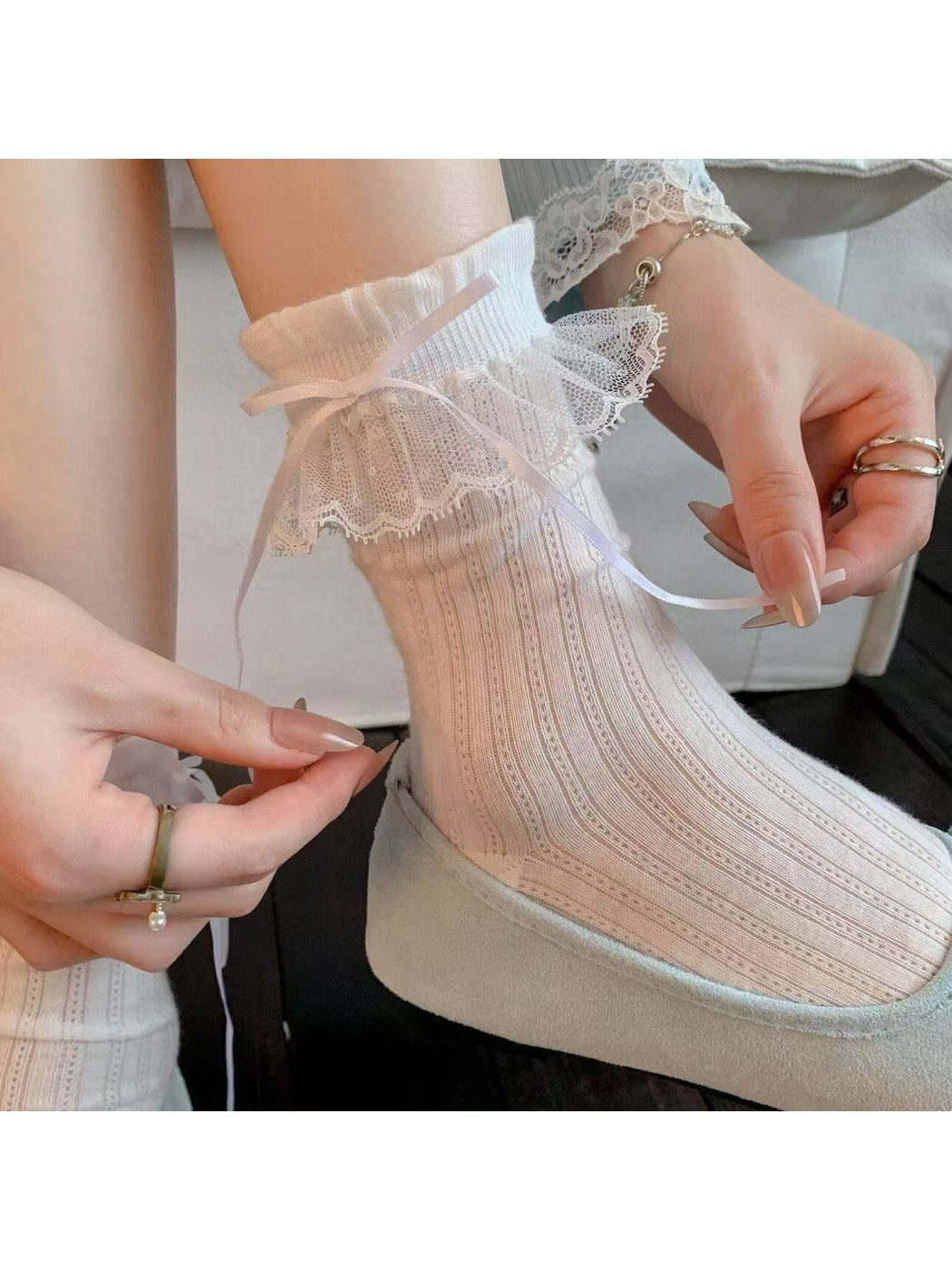 Rufia - Solid Color Lace Trim Casual Crew Socks