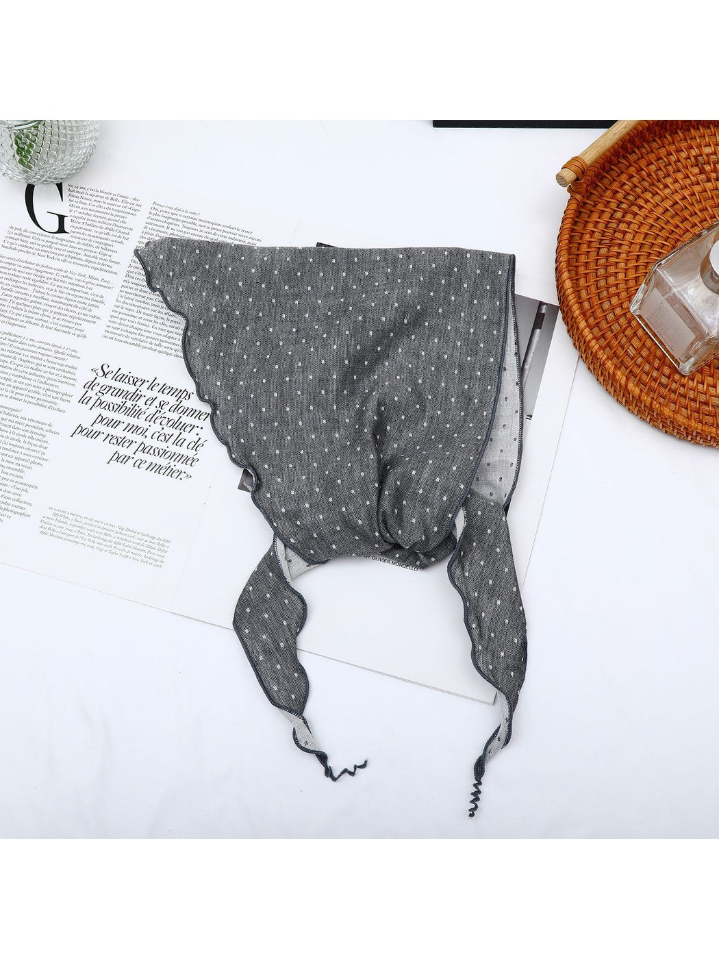 Scarvii - Dotted Scallop Edge Minimal Triangle Bandana
