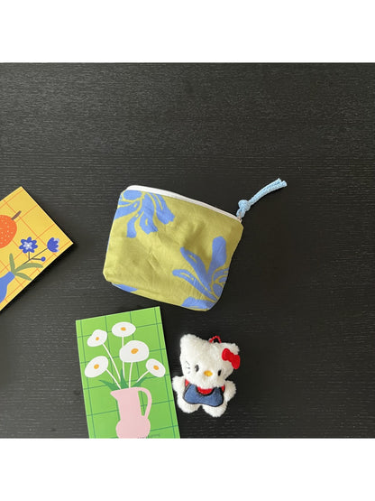 Cosbai mini pouch bag displayed with matching accessories