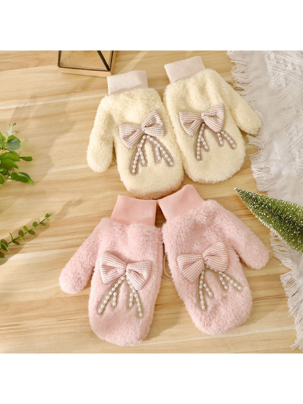 Gloving - Sweet Bow Accent Plush Winter Mittens