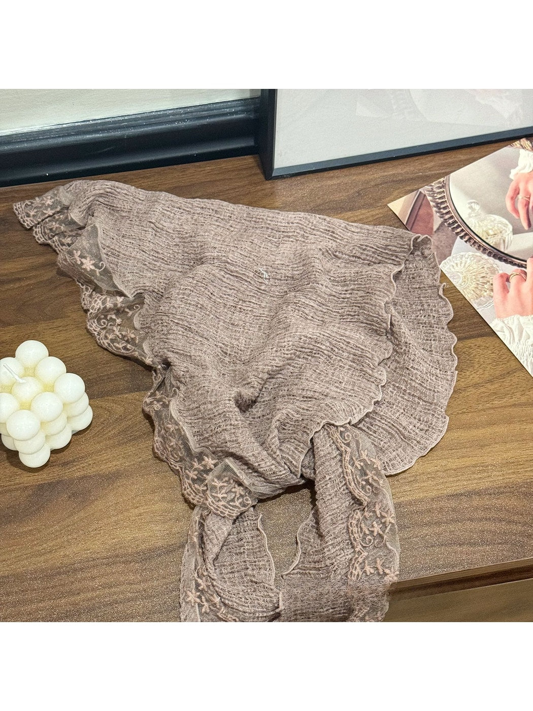 Scarvii - Openwork Lace Design Triangle Bandana