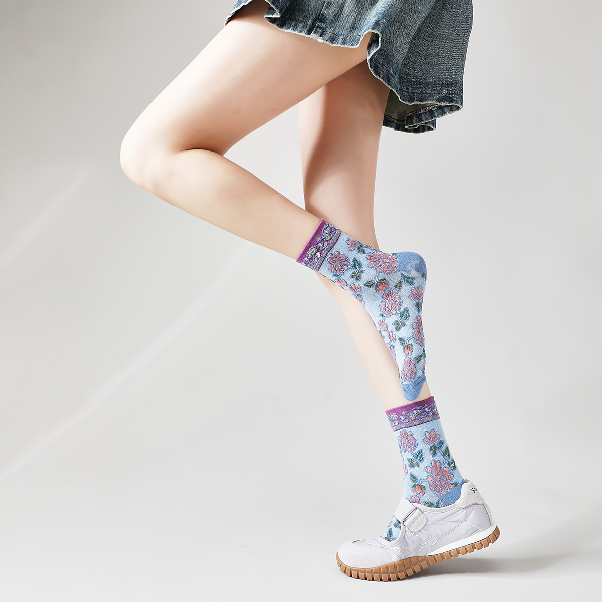 Rufia - Embossed Floral Pattern Women's Socks