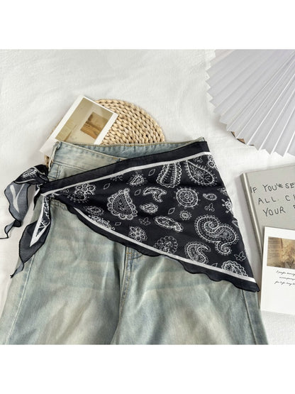 Scarvii - Paisley Print Triangle Bandana Scarf