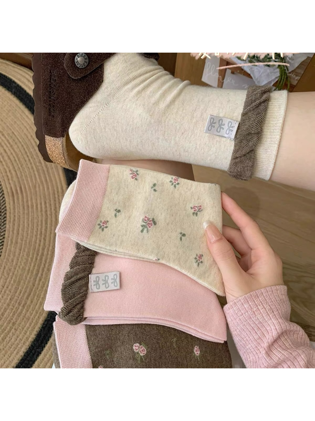 Rufia - Sweet Vintage Floral Crew Socks