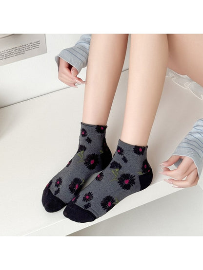 Rufia - Muted Floral Embroidered Ankle Socks