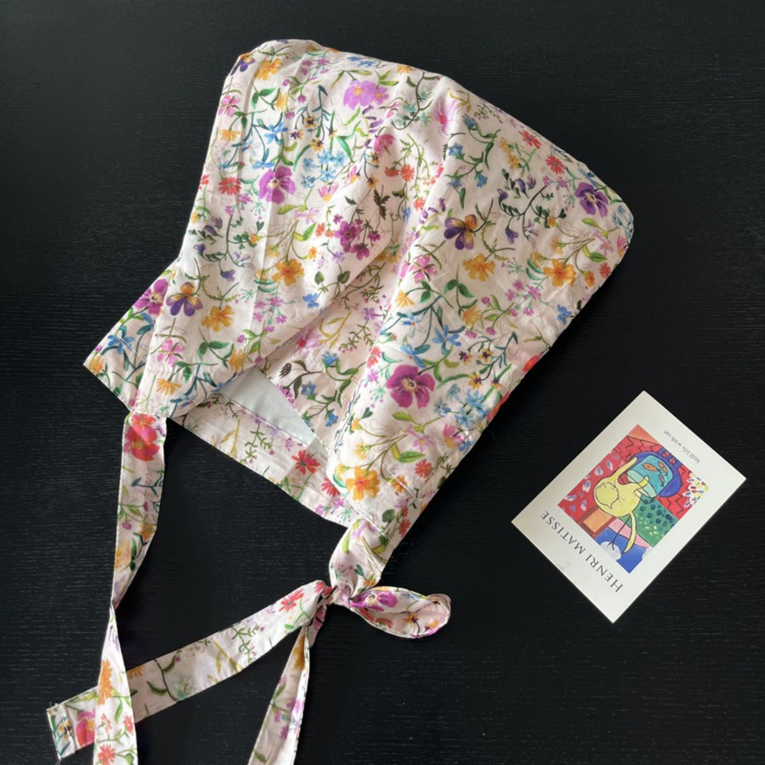 Close-up of ruched shoulder strap on Cosbai Floral Ruched Shoulder Bag with floral design