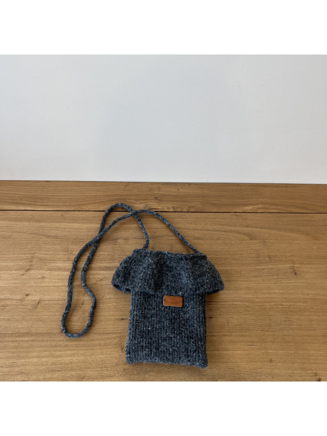Cosbai - Ruffle Top Knit Crossbody Bag