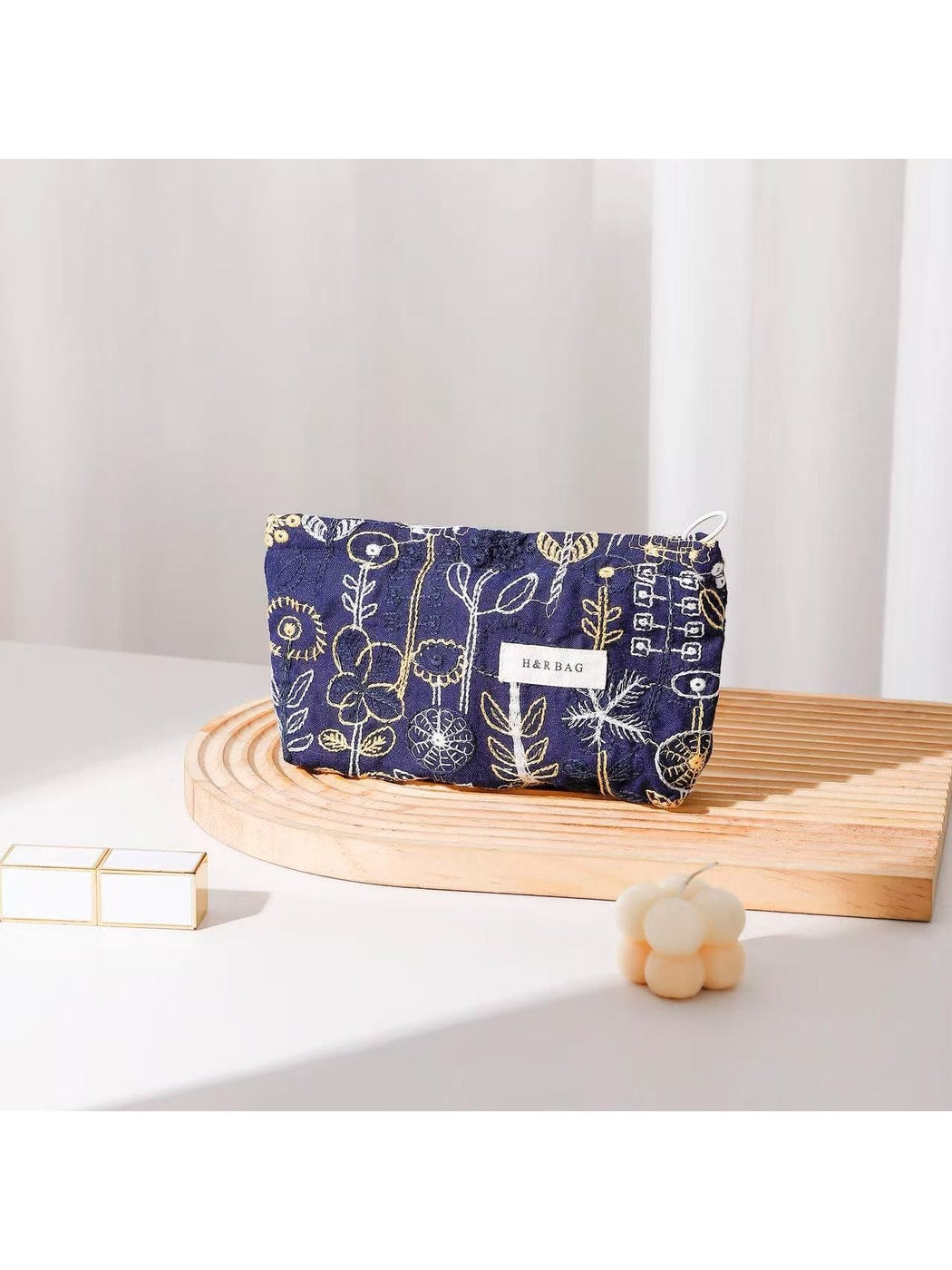 Cosbai - Fresh Floral Print Cosmetic Bag