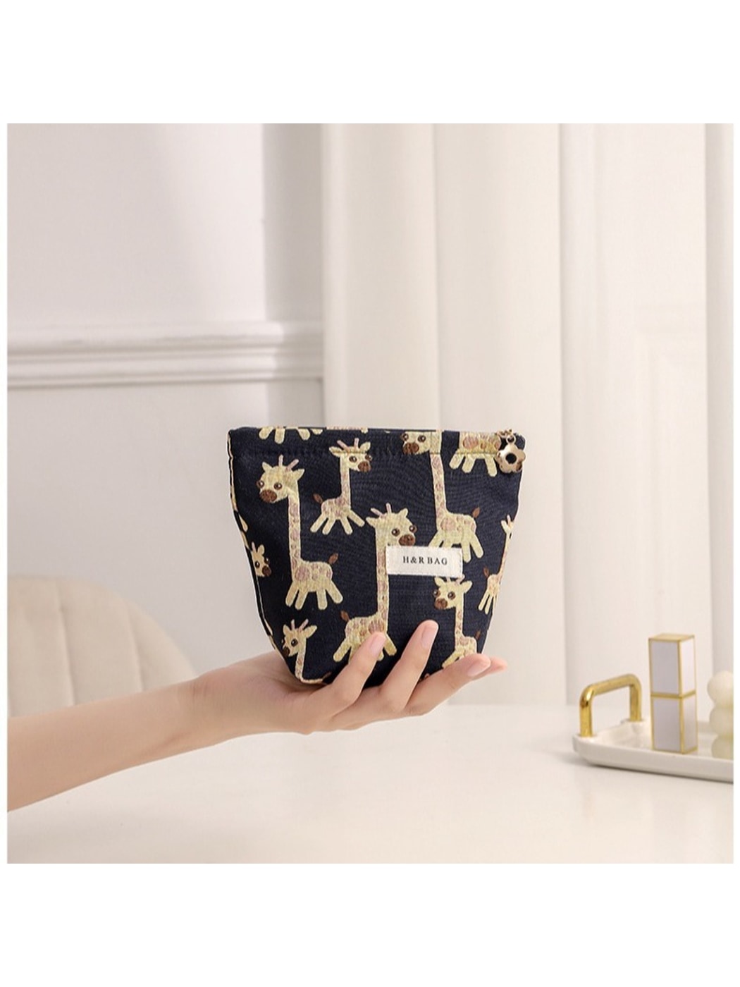 Cosbai - Giraffe Print Portable Storage Bag