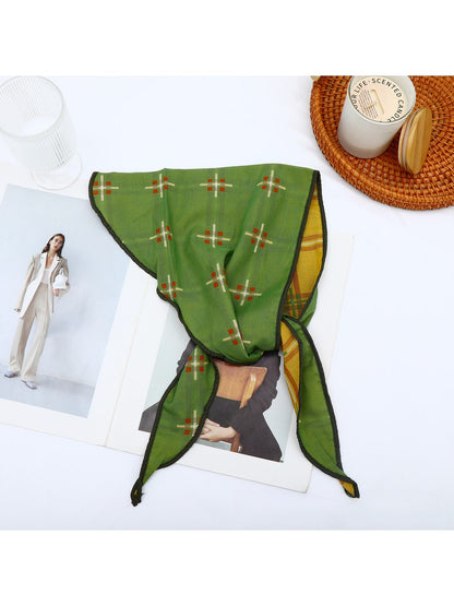 Scarvii - Vintage Plaid Geometric Triangle Bandana