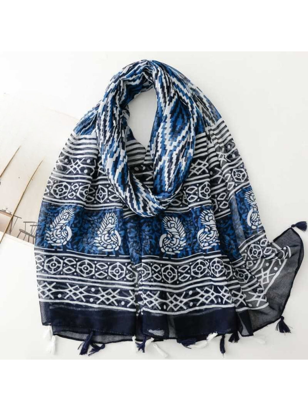 Scarvii - Modern Diamond Print Casual Scarf