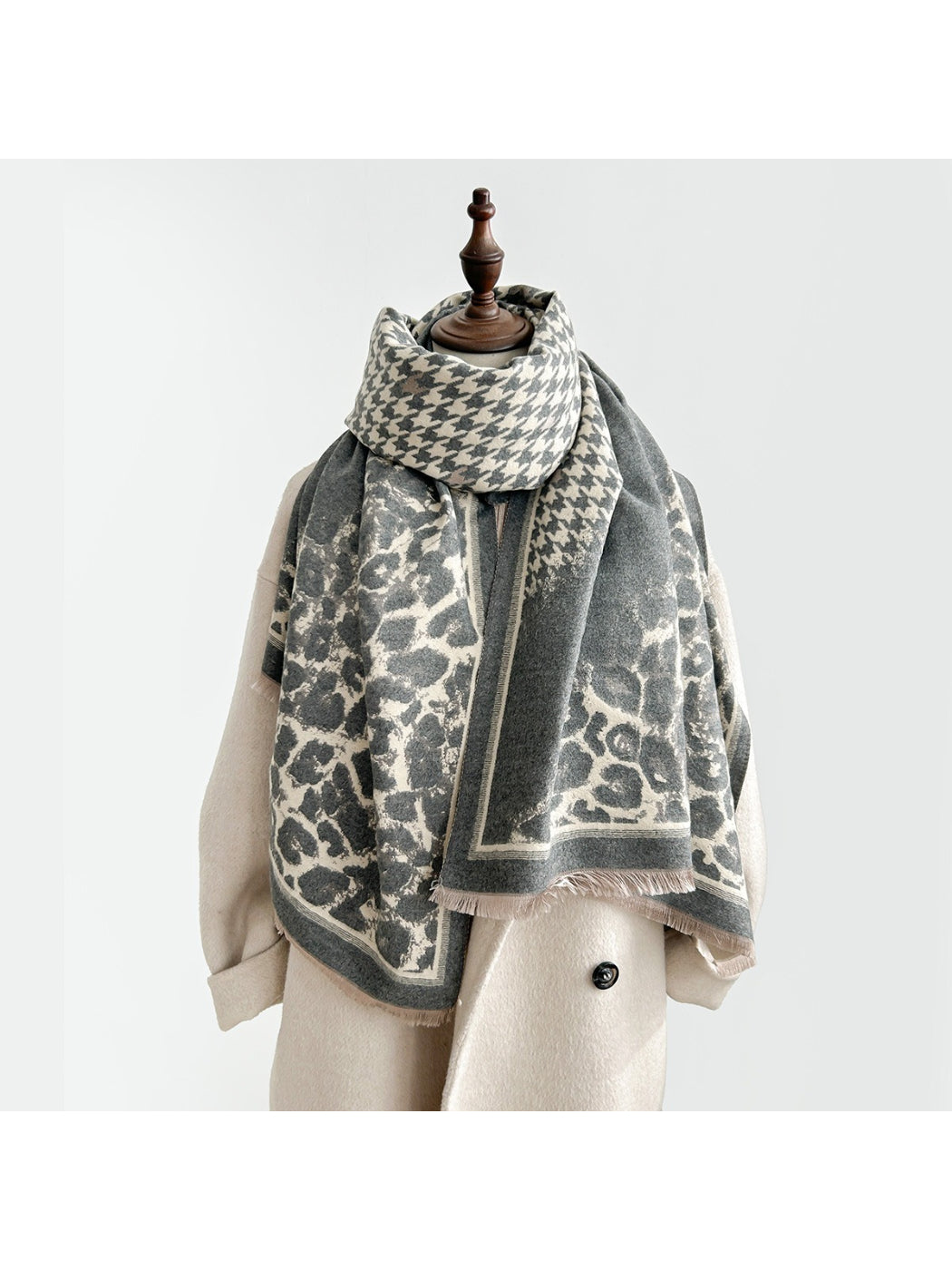 Scarvii - Dual-Tone Leopard Border Scarf