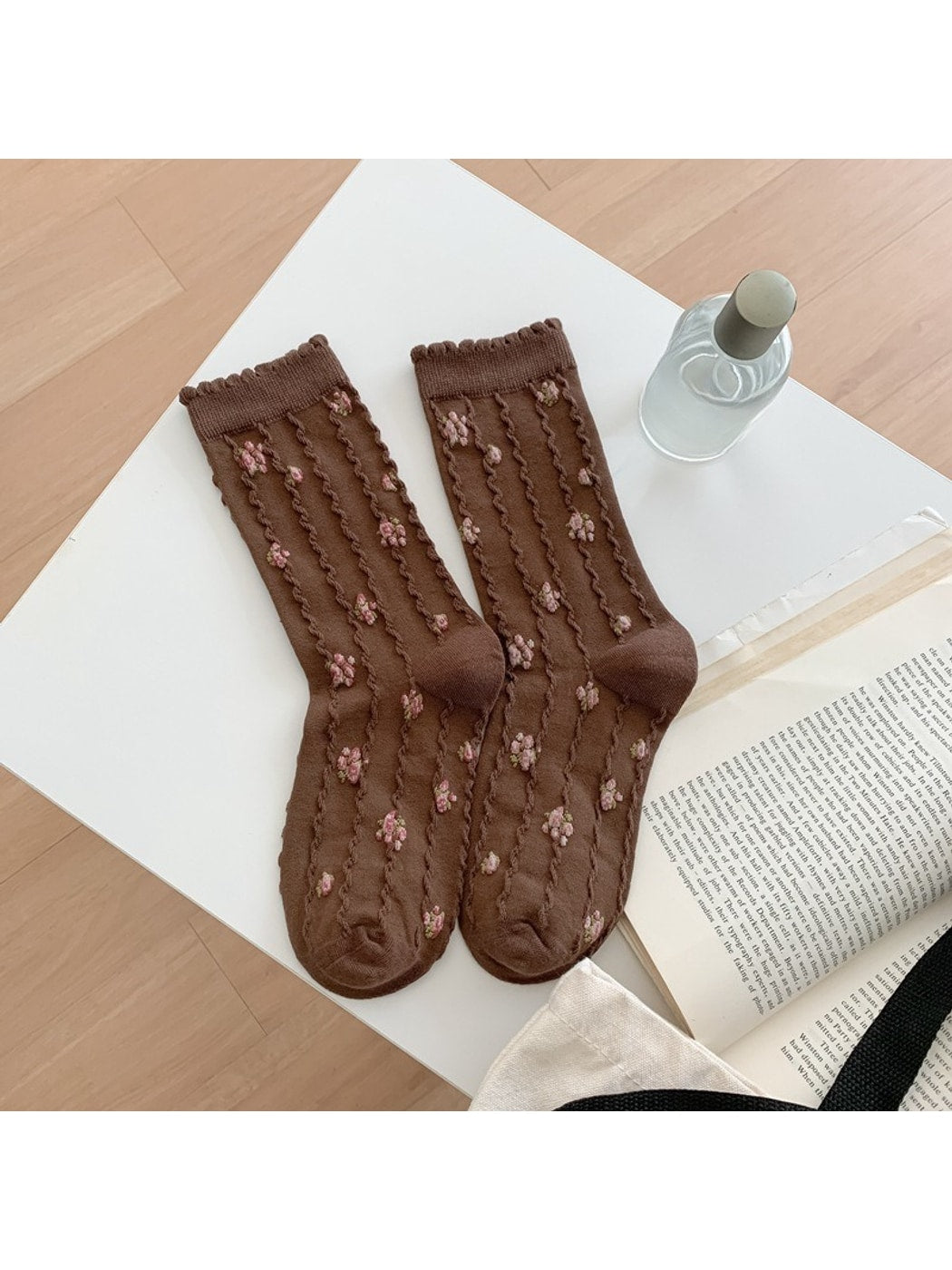 Rufia - Floral Rose Motif Casual Crew Socks