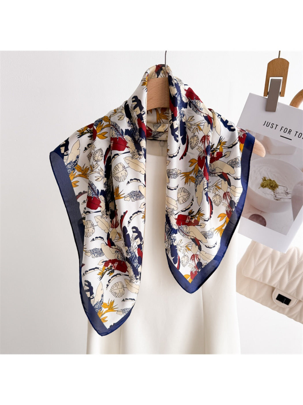 Scarvii - Square Scarf with Feather & Floral Print