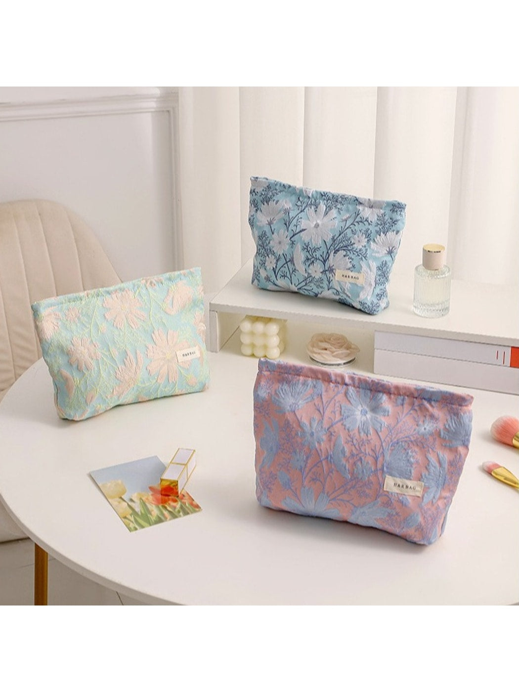 Cosbai - Fresh Floral Travel Makeup Organizer Bag