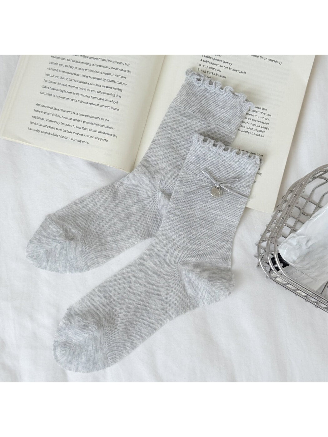 Rufia - Muted Bow Ruffle Crew Socks