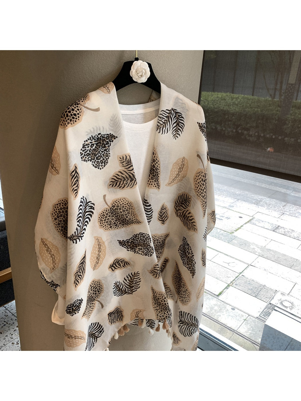 Scarvii - Geometric Leaves Print Rectangular Scarf