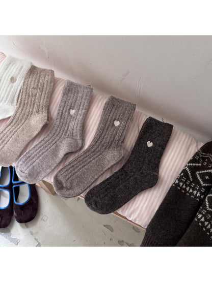 Rufia – Heart Detail Ribbed Crew Socks