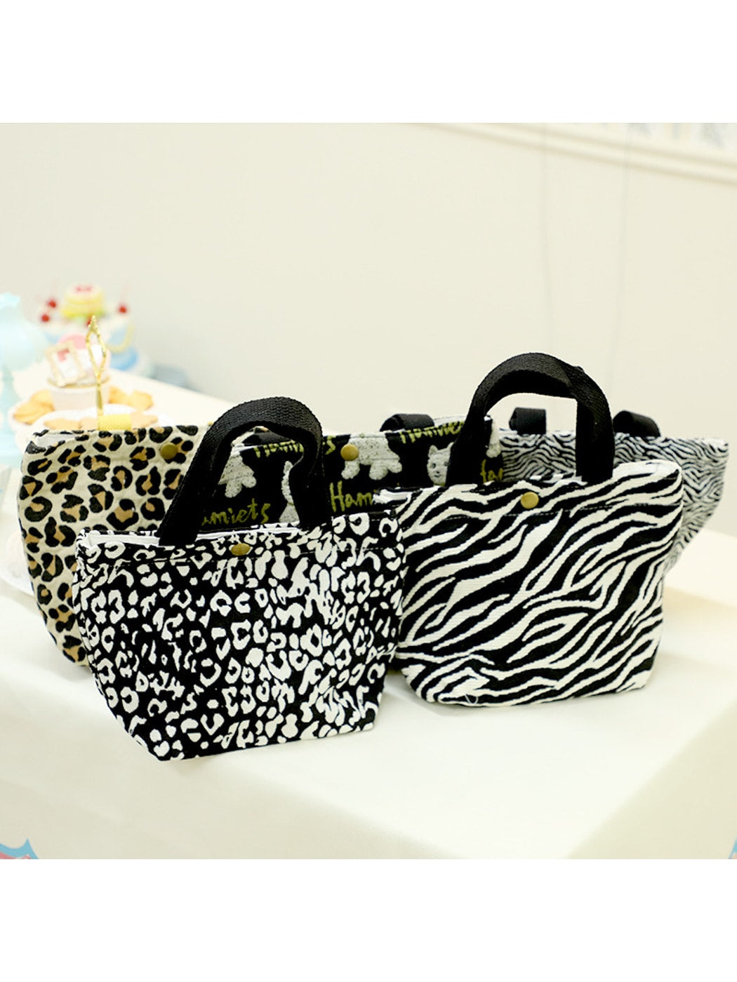 Cosbai - Simple Print Hand Carry Lunch Bag