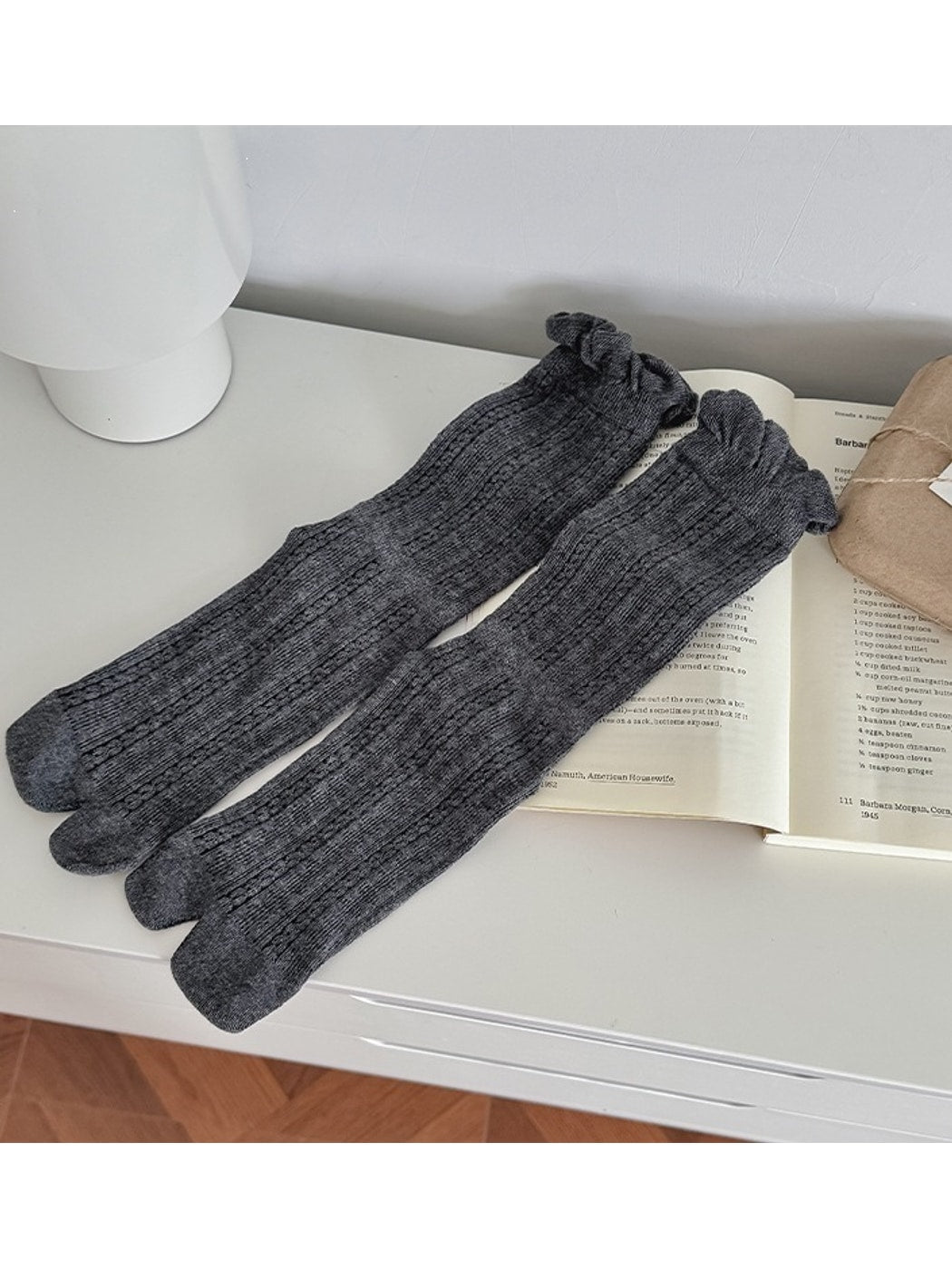 Rufia - Solid Color Split Toe Socks