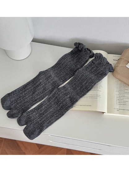 Rufia - Solid Color Split Toe Socks