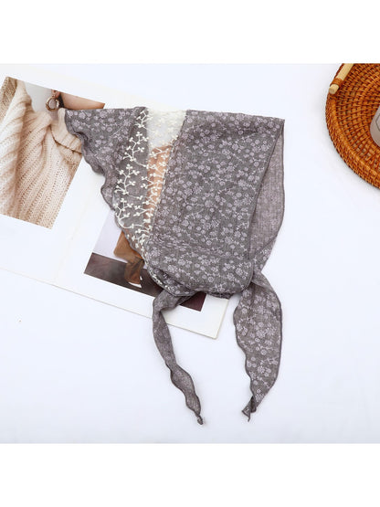 Scarvii - Vintage Lace Floral Print Triangle Bandana