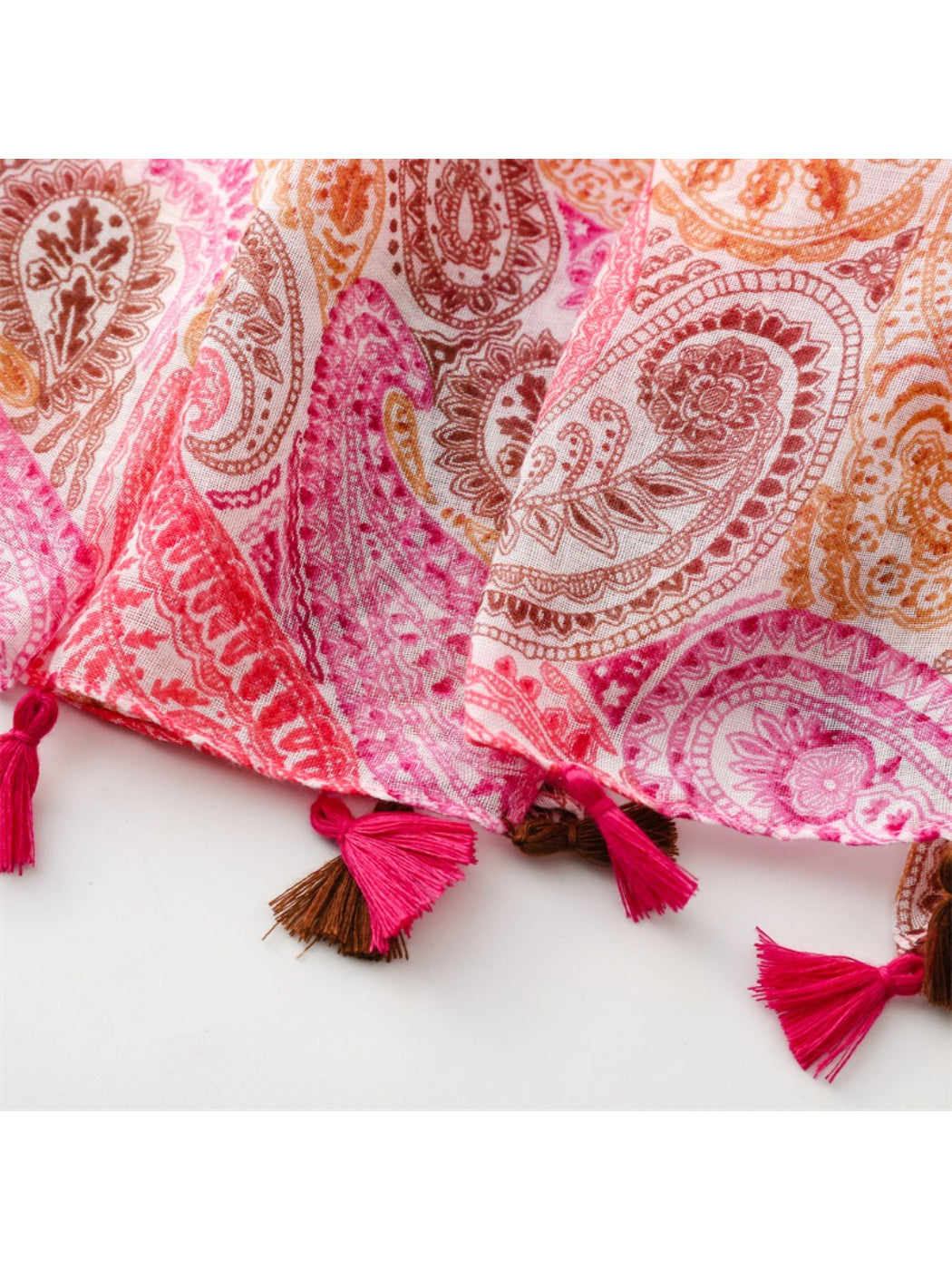 Scarvii - Flowing Paisley Pattern Everyday Scarf