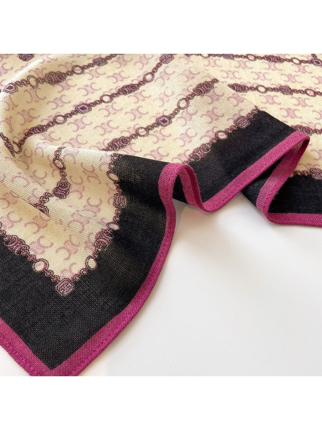 Scarvii - Retro Chain Print Border Square Scarf