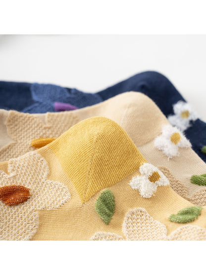 Rufia - Floral Relief Pattern Casual Crew Socks