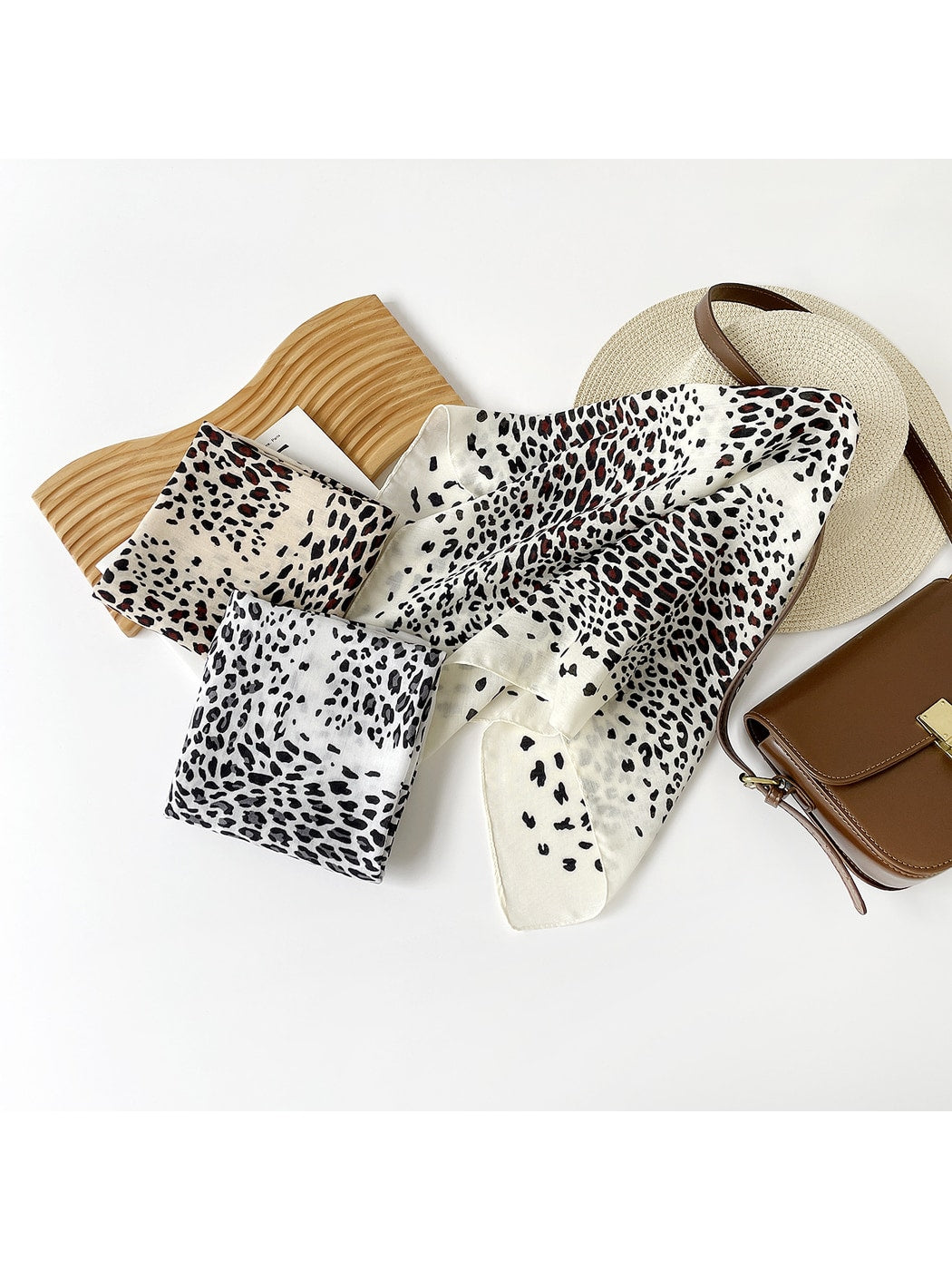Scarvii - Fashion Leopard Print Square Scarf