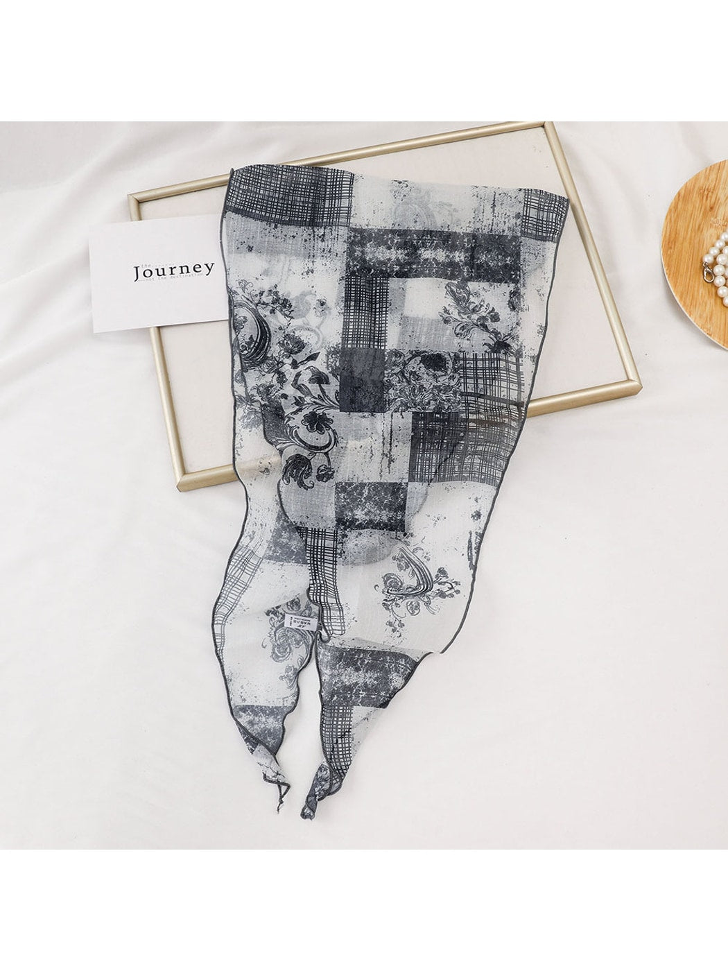 Scarvii - Fashion Print Diamond Shaped Scarf
