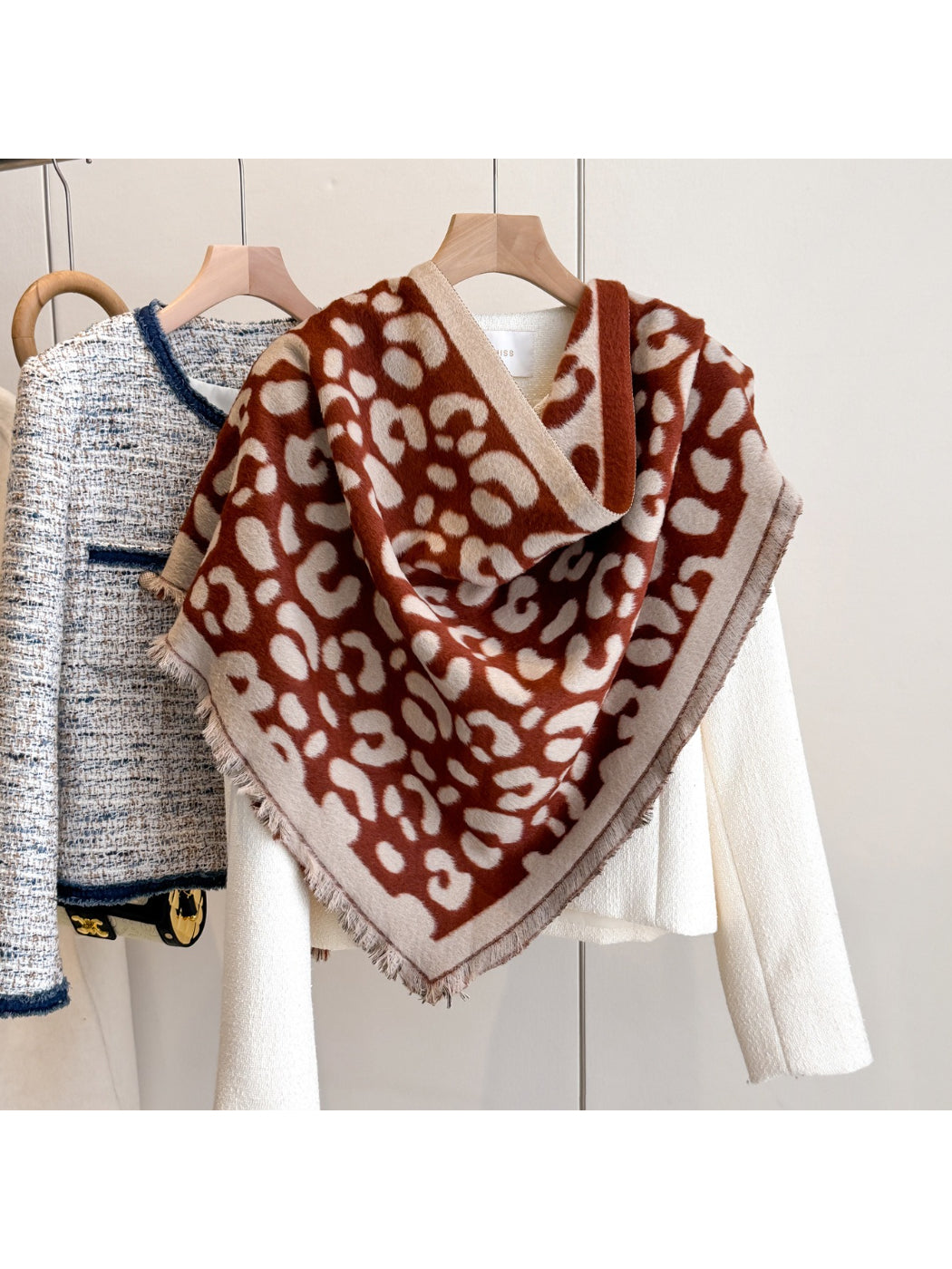 Scarvii - Leopard Pattern Triangle Shawl