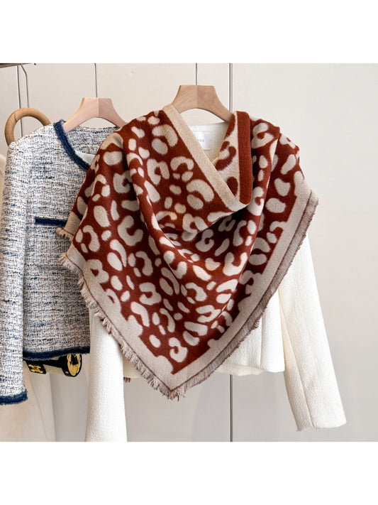 Scarvii - Leopard Pattern Triangle Shawl