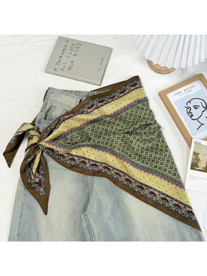 Scarvii - Paisley Border Print Triangle Scarf