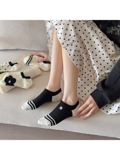 Rufia - Daisy Pattern Low Cut Socks product image 2