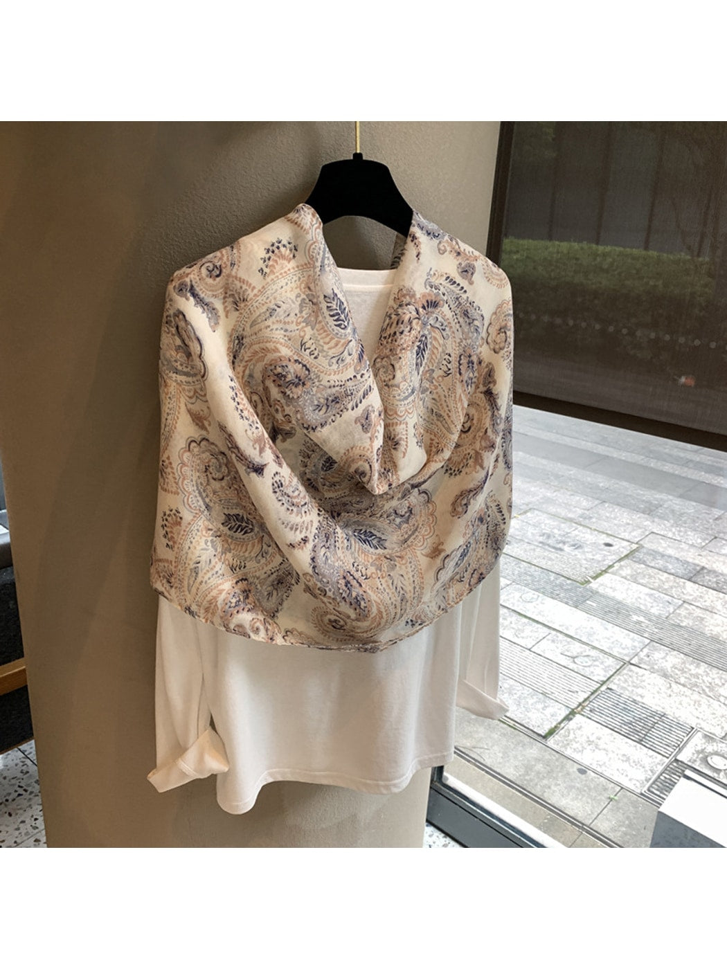 Scarvii - Paisley Print Tassel Trim Shawl Scarf