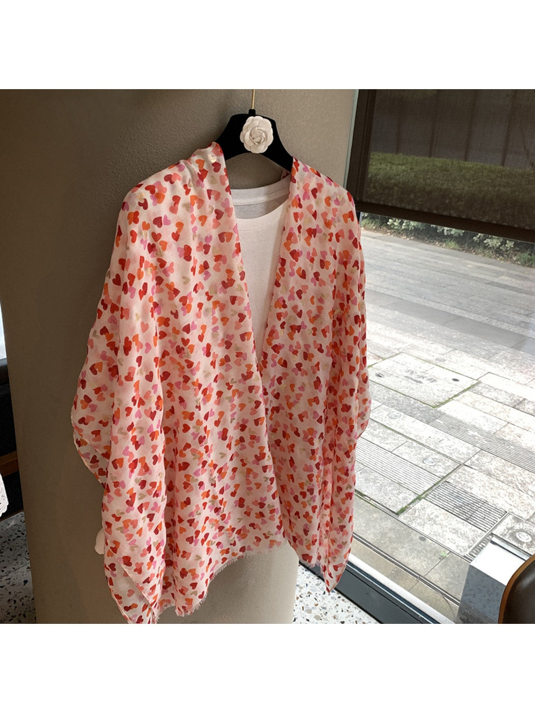 Scarvii - Heart Pattern Plain Weave Shawl Scarf