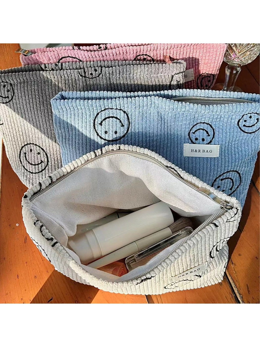 Cosbai - Smile Print Handheld Travel Cosmetic Bag