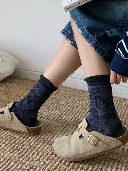 Rufia - Retro Mid-calf Socks with Cashew Flower Patterns