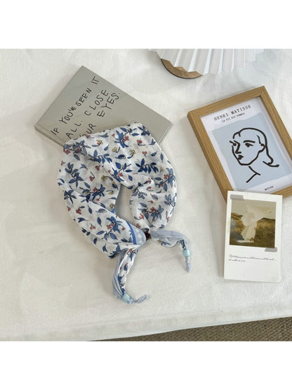 Scarvii - Floral Print Triangle Scarf