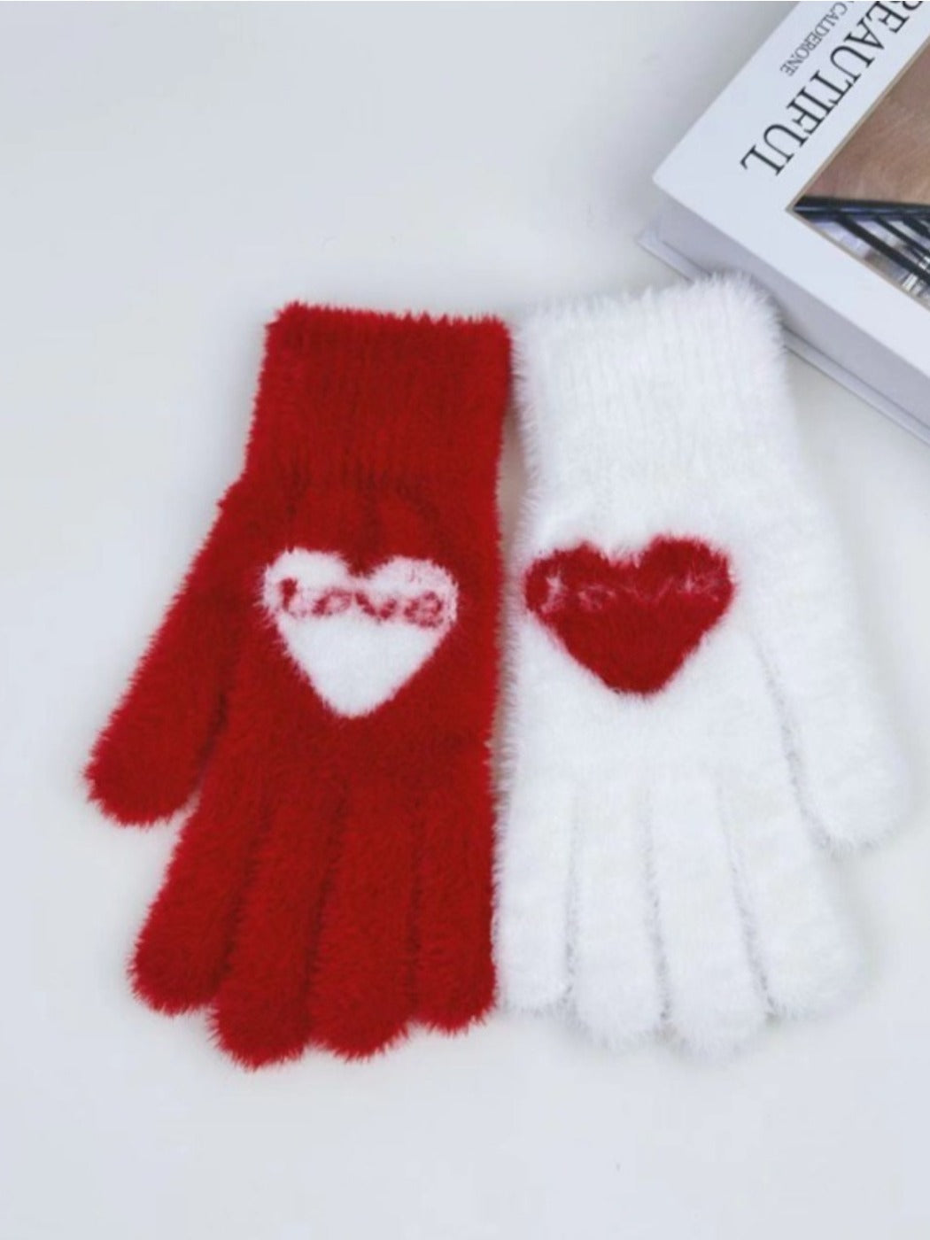 Gloving – Winter Gloves with Heart Print