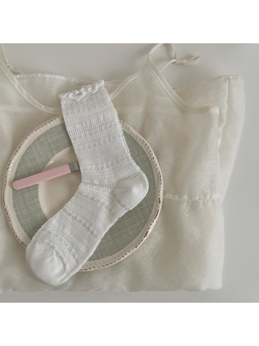 Rufia - Ruffle Trim Hollow-Out Crew Socks