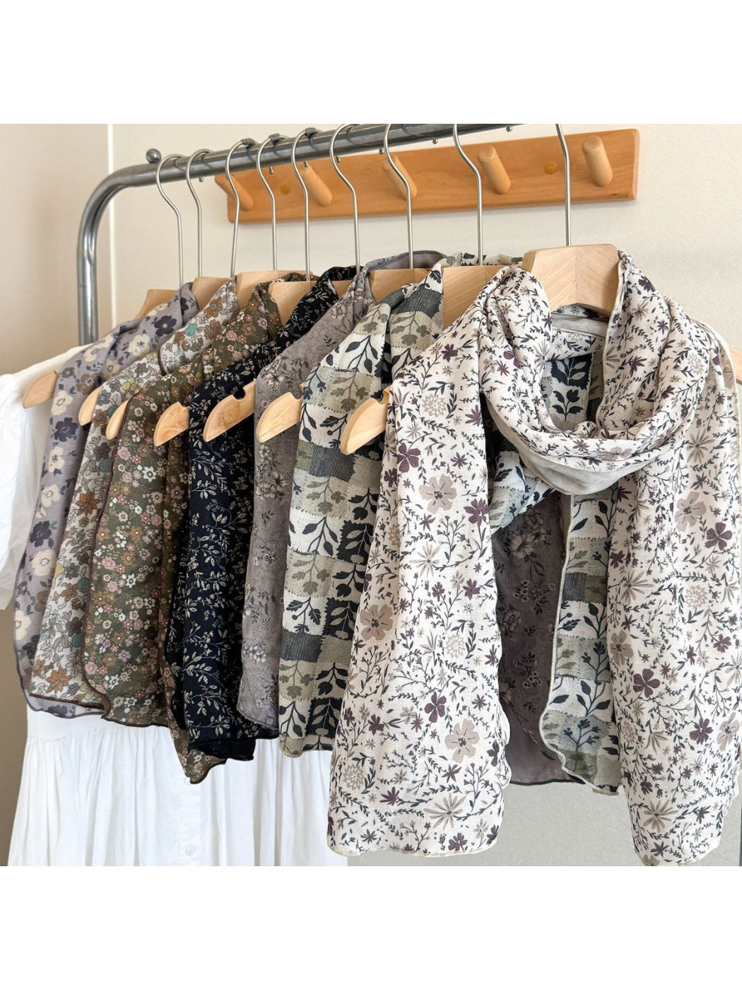 Scarvii - Floral Print Long Scarf