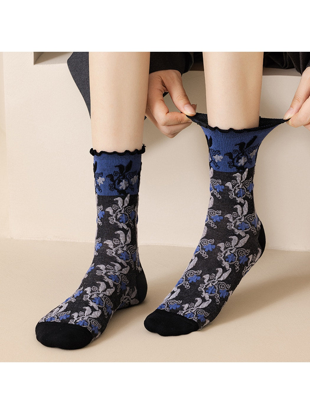 Rufia - Retro Fanshion Women's Crew Socks