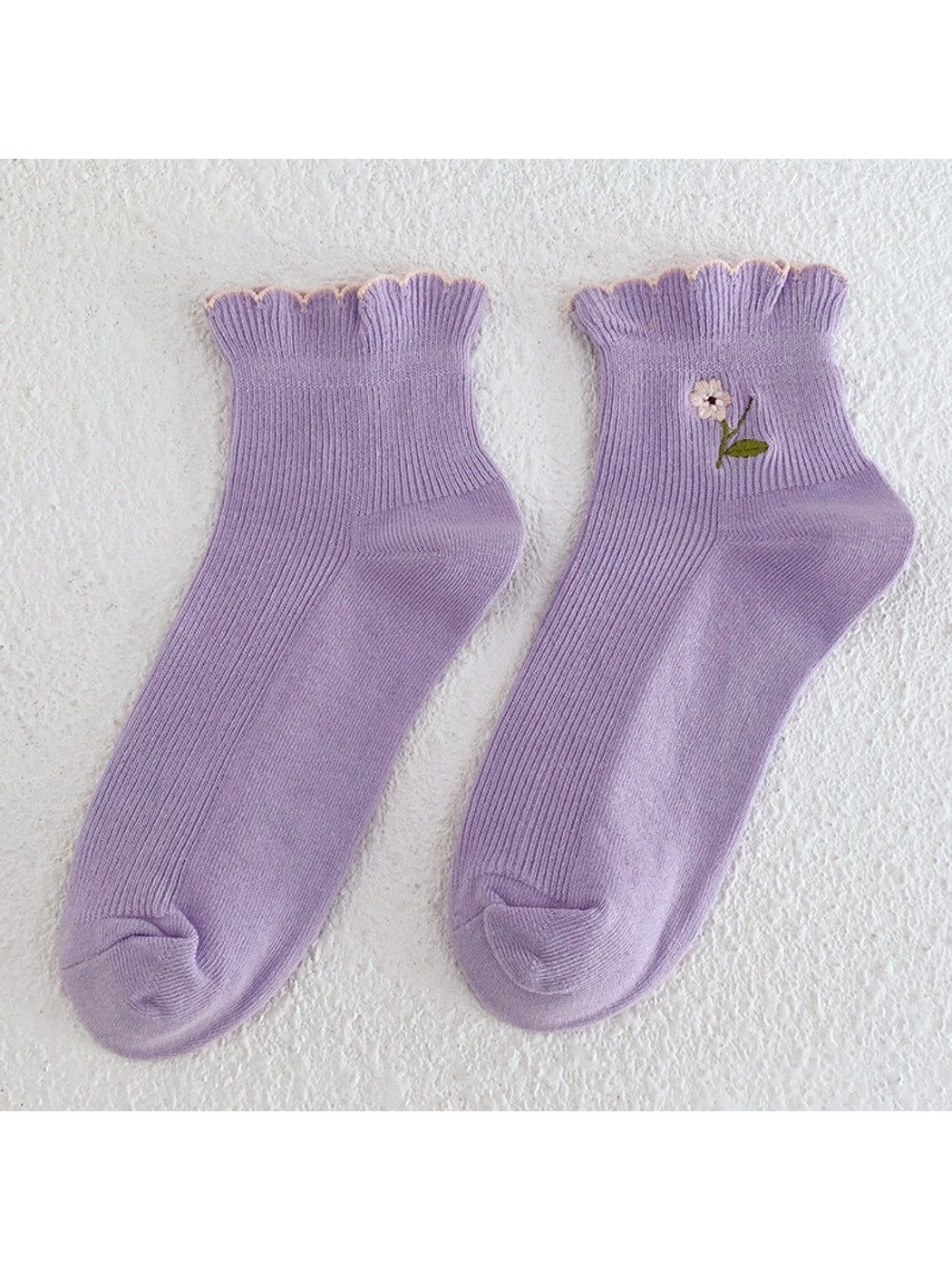 Rufia - Scalloped Floral Embroidered Ankle Socks