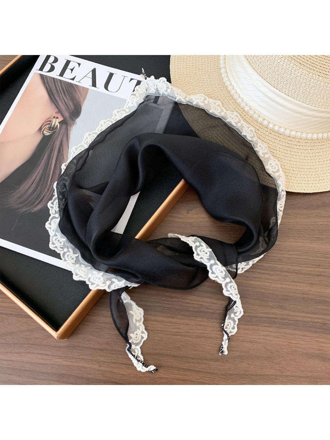 Scarvii - Vintage Elegant Lace Triangle Scarf